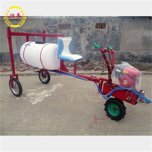 家用小型手推式噴霧器 果園高壓遠射程噴藥機的多場景應(yīng)用與運秧機的巧妙結(jié)合